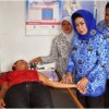 Bupati Kuningan saat Meninjau Pengobatan Gratis di Desa Cirea